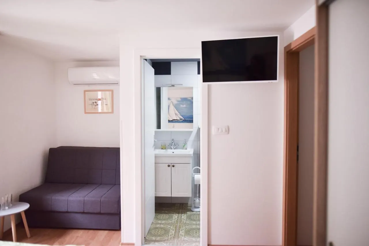 Luka'S Amber Rooms In The Center Of Trogir Apartamento